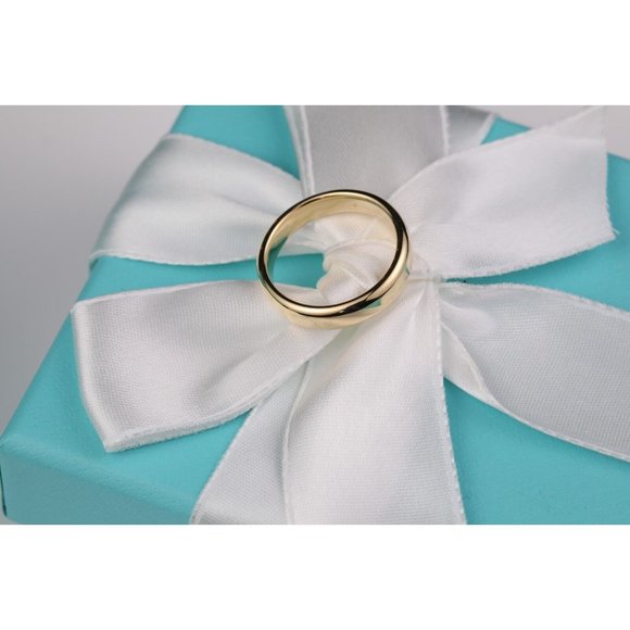 Tiffany & Co. 18k Yellow Gold 4.5mm Dome Wedding Band Size 7 Ring w/ Box - Picture 15 of 16